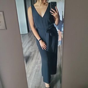 Black wide leg v neck jumpsuit pantsuit